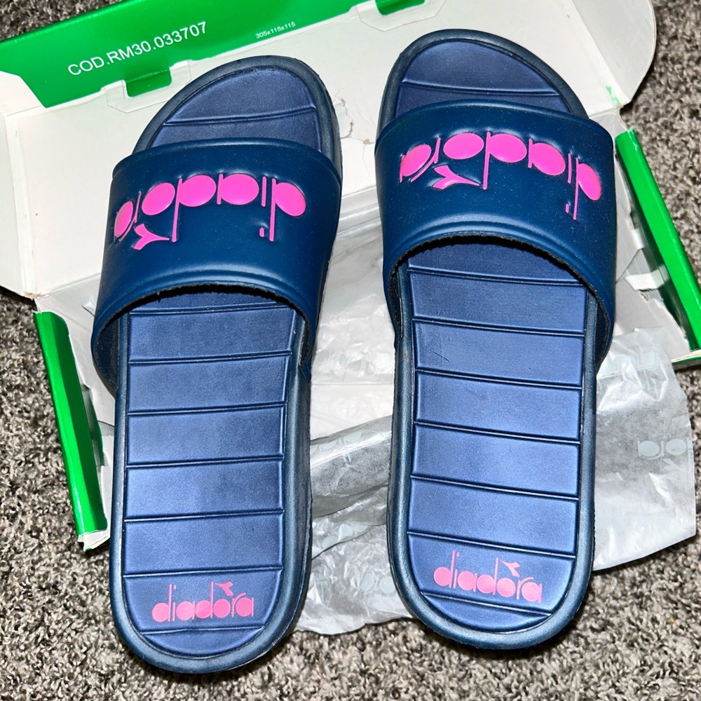 Diadora Men’s Navy with Pink accents Slide Sandals